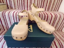 Clarks BEIGE Coloured Wedge Heeled (6cm) Leather Clogs Size 6.5 WORN LIGHTLY