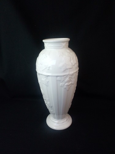 Wedgewood secret garden vase - garden,