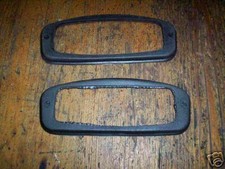 (x2) AUSTIN A110 Westminster FRONT INDICATOR RUBBER GASKET SEALS (1961- 68)