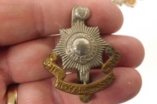 MILITARY BADGE THE ROYAL SUSSEX REGIMENT 4.25CMS X 3.5CMS  (595)