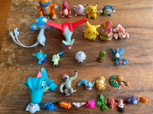 Lot pokemon figures - lot,