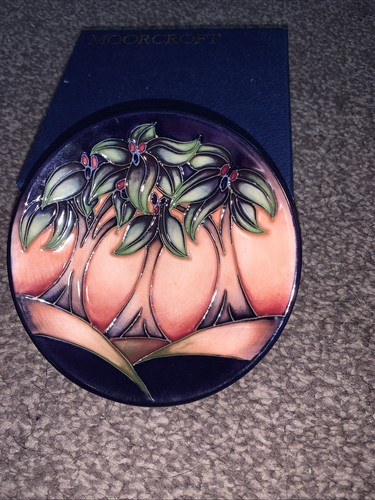 Boxed moorcroft collectors - boxed,