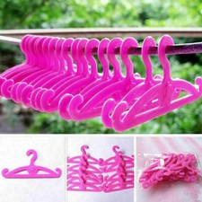 20 X Plastic Hangers For Doll Dress Clothes Accessories Type E5G5 New |UK]