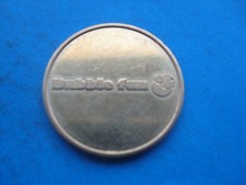 (9C6) BUBBLE FUN CAR WASH  GOLD COLOURED TOKEN COIN 