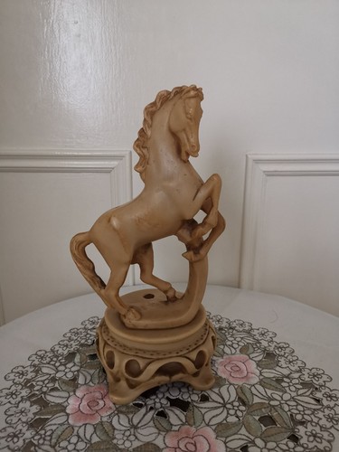 Rearing horse figurine - rearing,