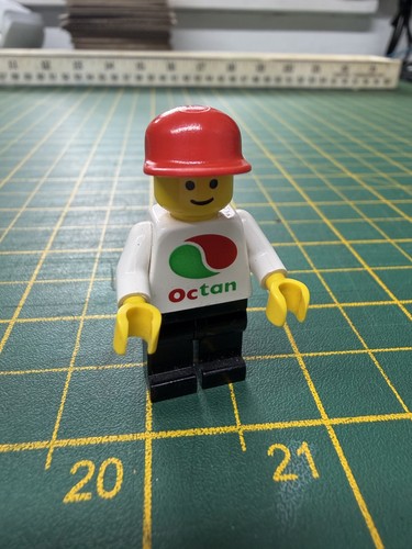 Lego octan gas station worker - gas,