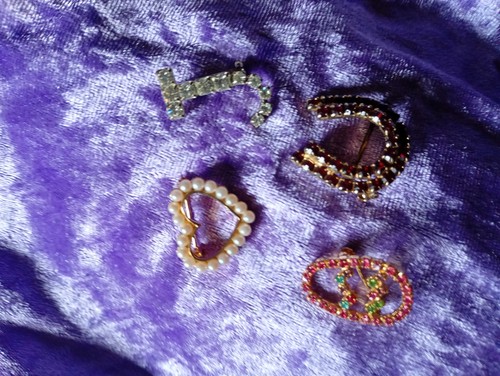 Vintage brooch bundle - vintage,