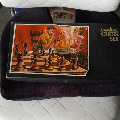 Cavalier chess set staunton - chess,