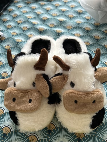 Highland cow plush slippers - highland,