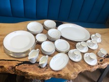 Royal Doulton Gold Concord (H5049) discontinued  English fine bone china 