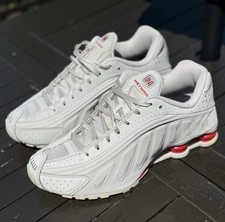 The Neymar Jr. x Shox R4  Platinum Tint