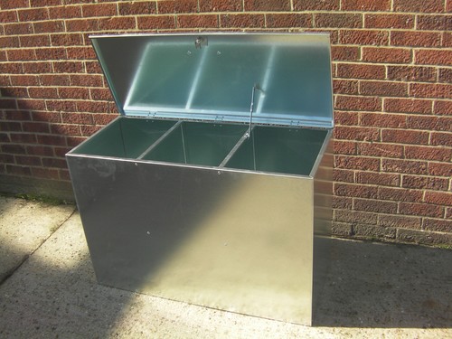 Compartment metal feed - metal,