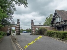 Photo 6x4 Gateway, Trent Park