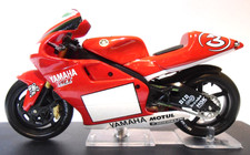 Deagostini 1:24 2001 Yamaha YZR500 Max Biaggi Motorbike Motorcycle Model Bike