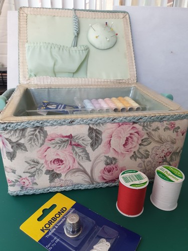 Pretty vintage floral sewing - pretty,