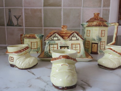 Keele street pottery 3 egg - street., pottery.