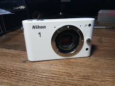 Nikon 1 J1 white, Compact