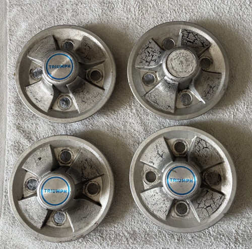 Triumph spitfire wheel centre - ,