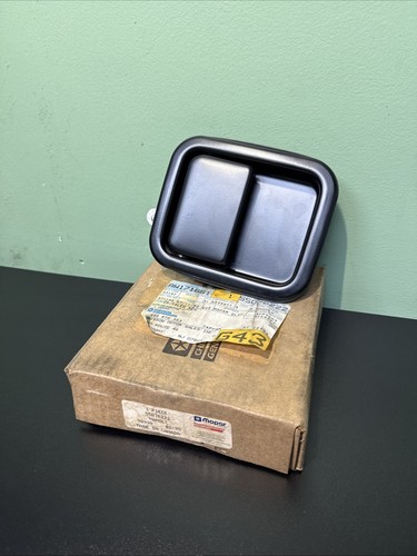 Nos mopar 55076222 06 - nos,