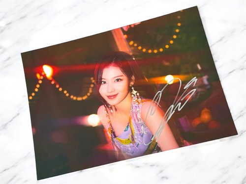 Twice sana hand autograph - sana,