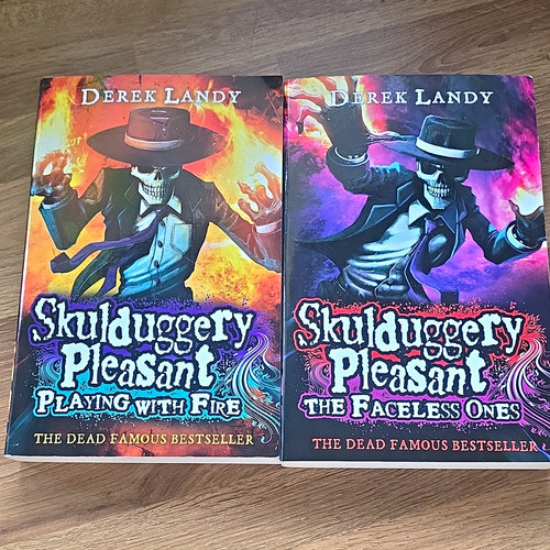 Derek landy skulduggery - landy,