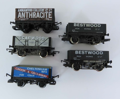 Hornby plank wagons - plank,