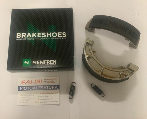 Pair rear brake shoes - of,