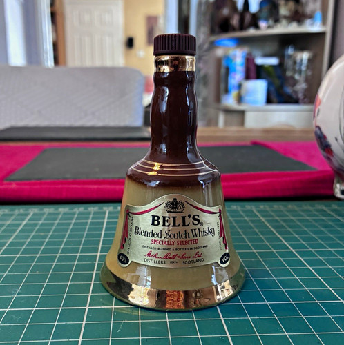 Bell blended scotch whisky - bell's,