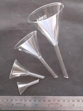 *NEW* Set of 4 Glass Lab