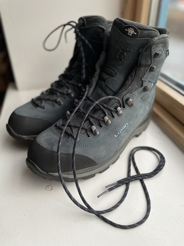 Lowa womens trekking boots - ,