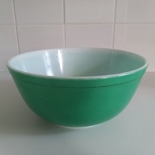 Pyrex Primary Colors Green 2 1/2 Qt. Nesting Mixing Bowl 403 Vintage USA