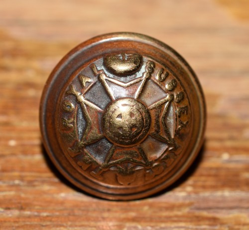 Royal sussex regiment button - royal,