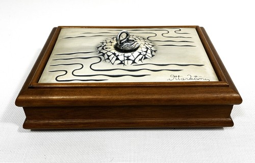 Vntg wood trinket box - 7",