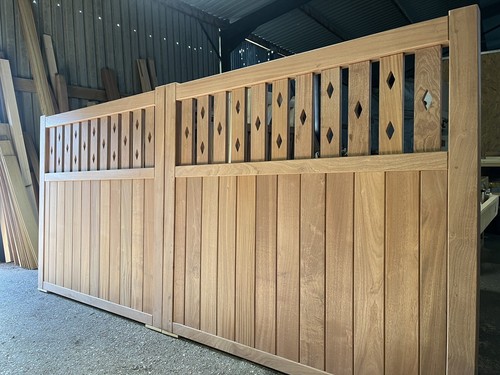 Wooden driveway gates suitable - wooden,