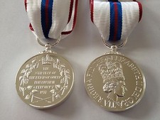 Queens silver jubilee medal - silver,