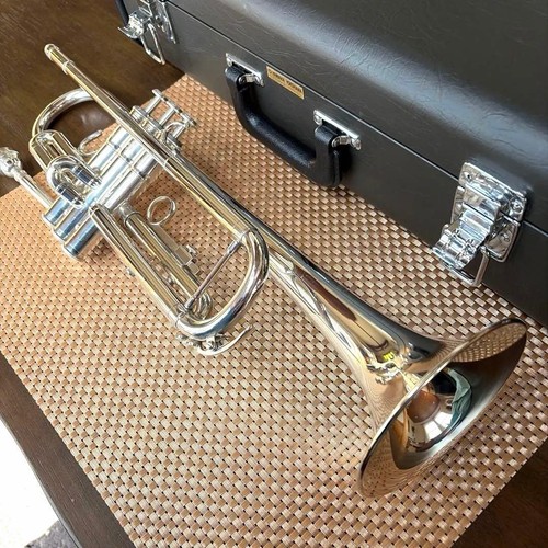 Yamaha ytr 2335 silver trumpet - silver,