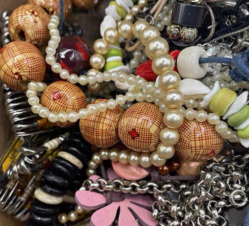1kg mixed costume jewellery - 1kg,