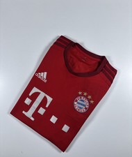 Authentic Adidas Bayern Munich 2015/16 Home Shirt. Size Medium.