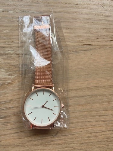 Mens gold colored watch - colored,