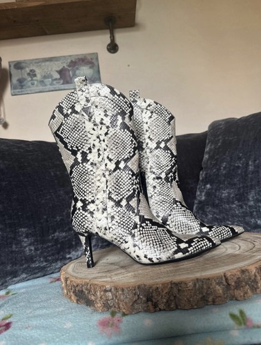 Guess faux snake skin - faux,
