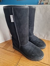 CELTIC & CO - Classic Black Sheepskin Boots - Calf Height - UK 3