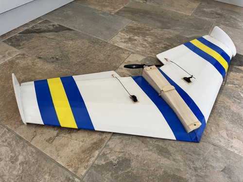 Flying wing plane 97cm - wing, span