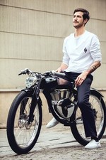 Munro 2.0 48V Electric Bike – Black & Silver, Tan Seat – Ex-Demo -Mint Condition