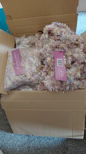 Job lot feather - 24, feather‑style