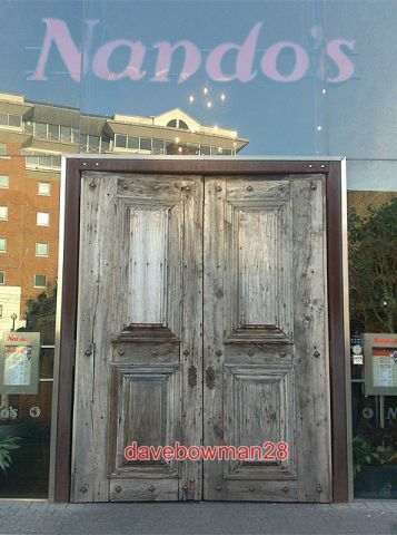 Photo old wooden door new - in,