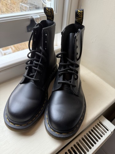 Hardly worn martens 1460 - hardly,