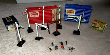 Hornby Dublo 00 gauge Home Signals  (5050) - boxed & other line side items