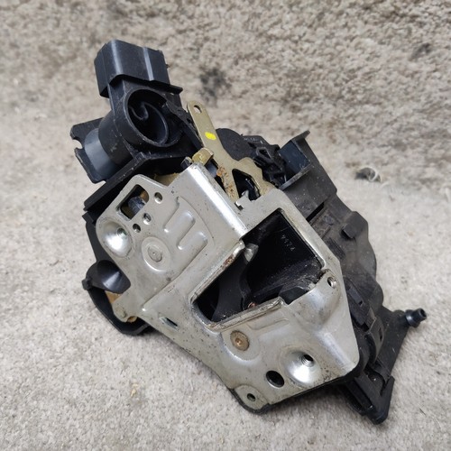 Mercedes door lock front left - mercedes,