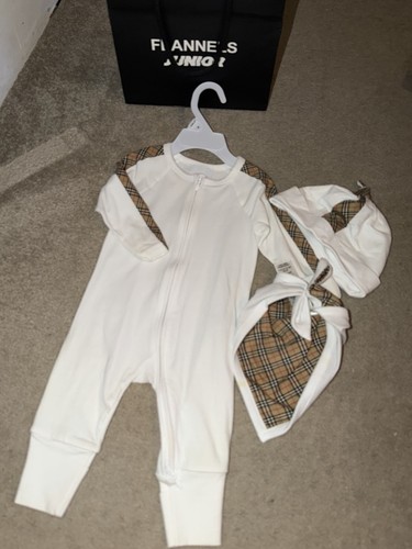 Burberry white zip - white,