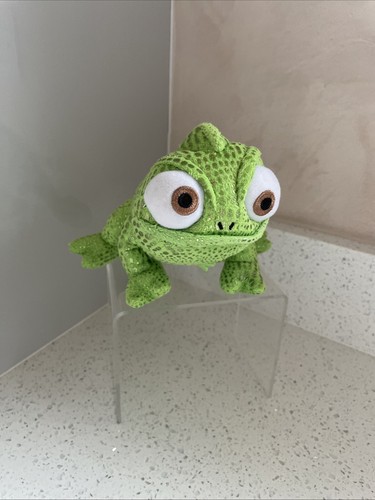 Disney store tangled pascal - disney,